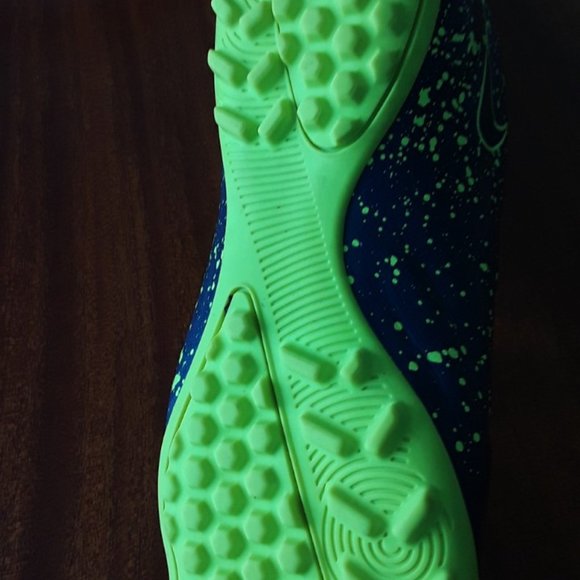 Nike Mercurial Big Boys Size 7 Indoor Soccer Shoes - Picture 3 of 5